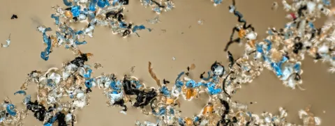 Microplastics in aderplaques