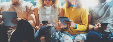 Kijken naar het scherm